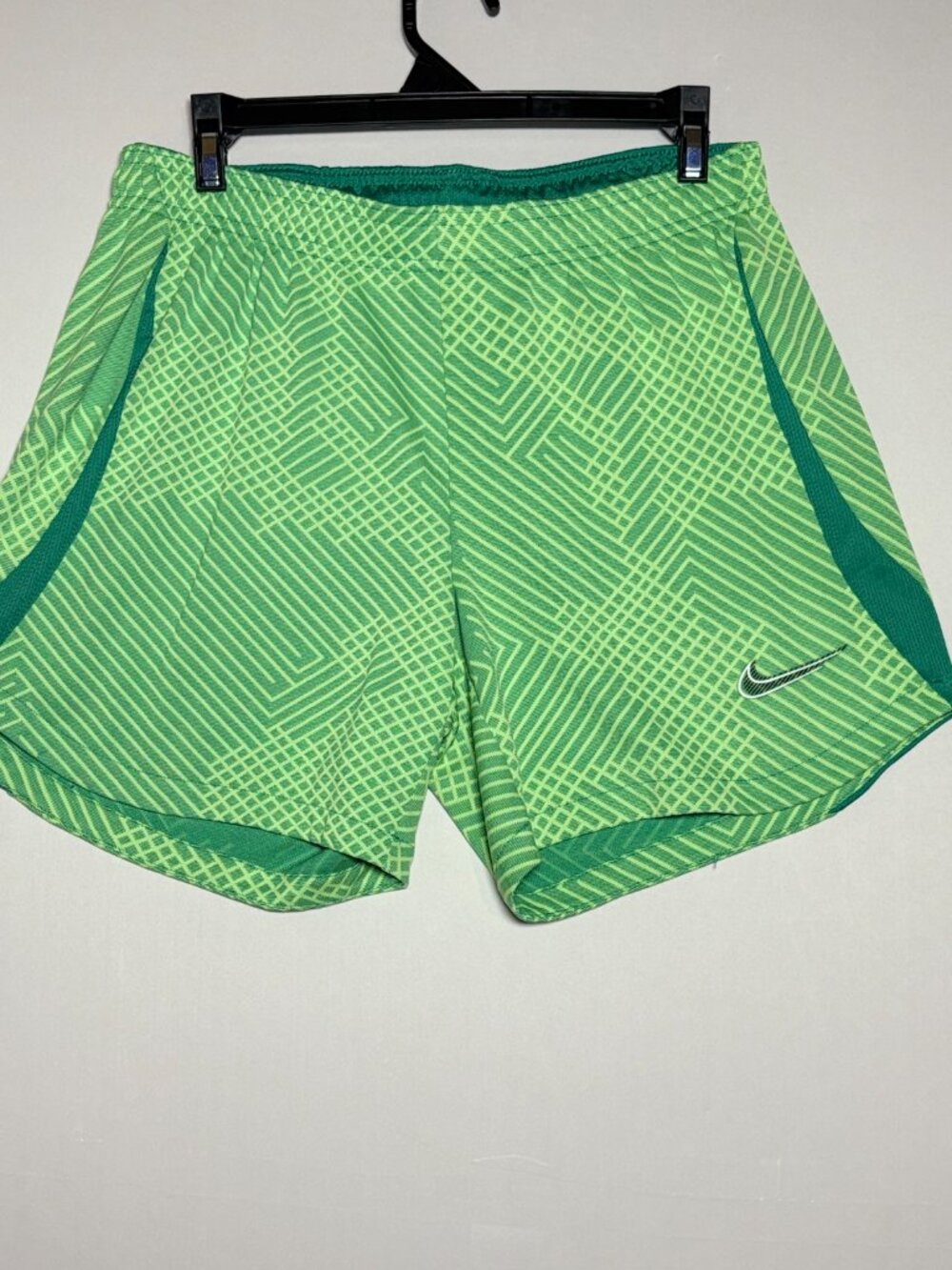 Nike Strike Dri-FIT Green Abstract Geometric Soccer Shorts Size M